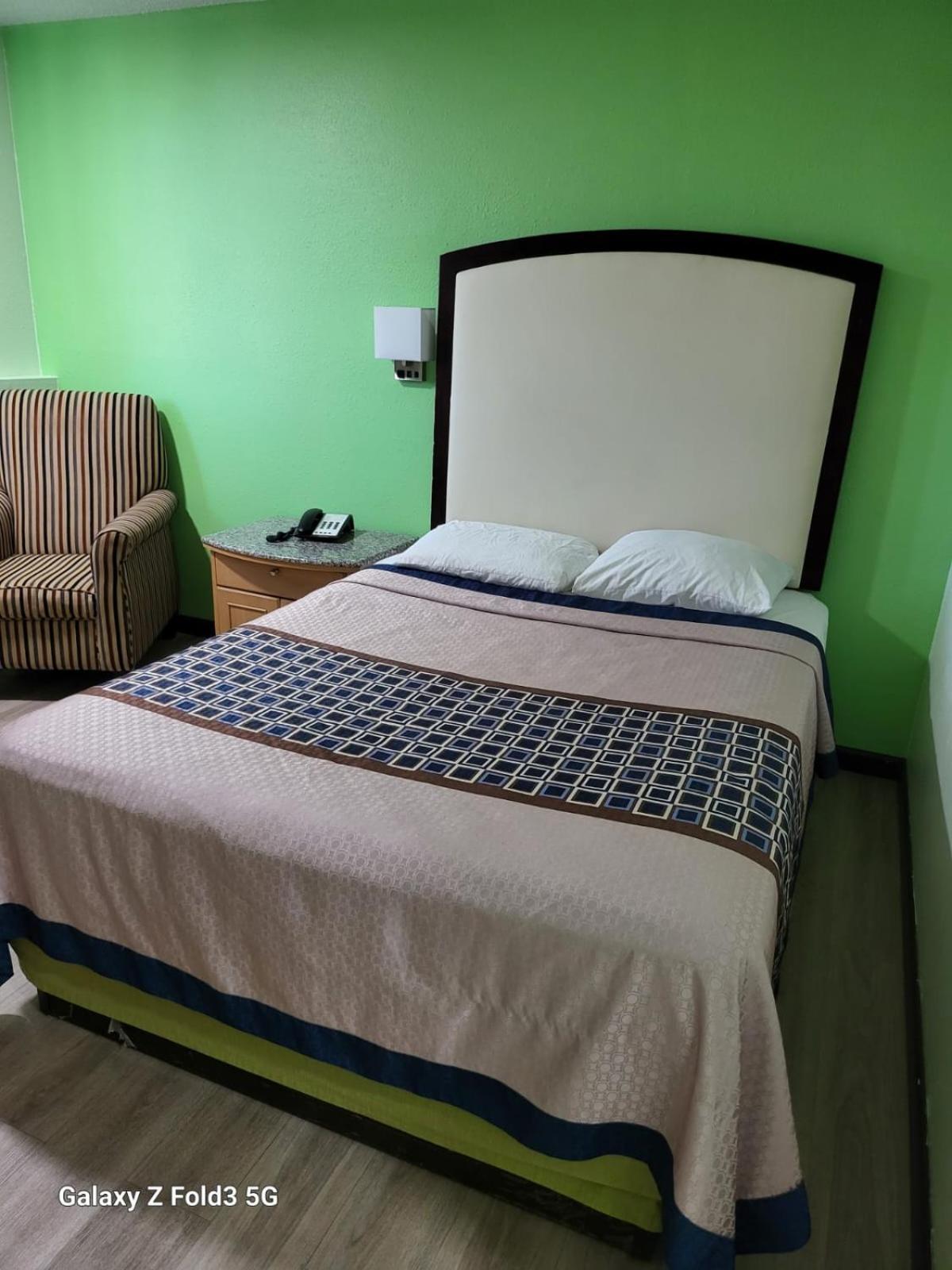 Value Inn & Suites Salina Bagian luar foto